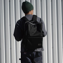 STAND DAYPACK 22L