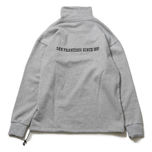 TURTLENECK SWEATSHIRT