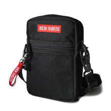 VERTICAL SHOULDER BOX LOGO