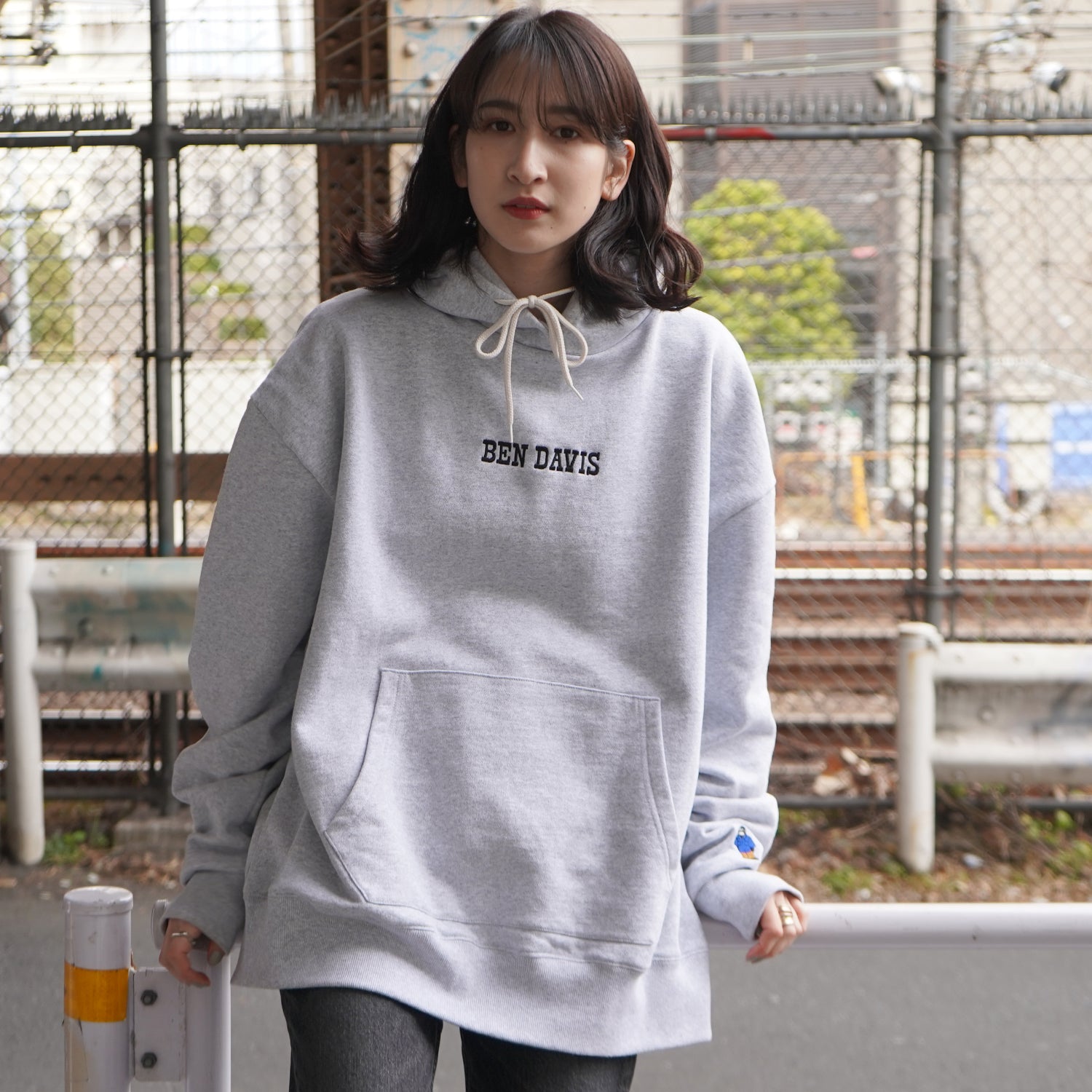 EMBRO SWEAT HOODIE – ベンデイビス公式通販サイト