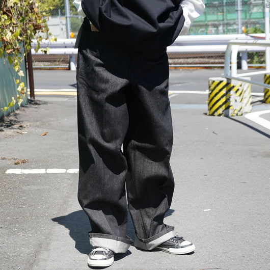 USA GORILLA CUT Black Denim