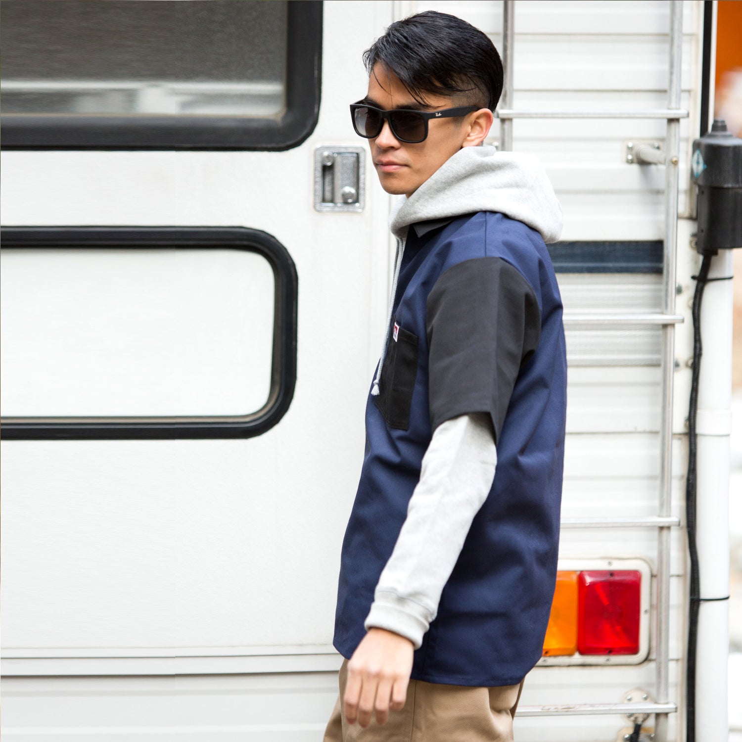 【日本限定】HALF ZIP S/S SHIRTS